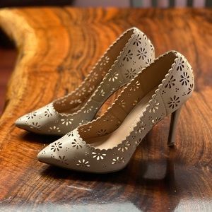 Gently Used Lauren Conrad pumps size 8